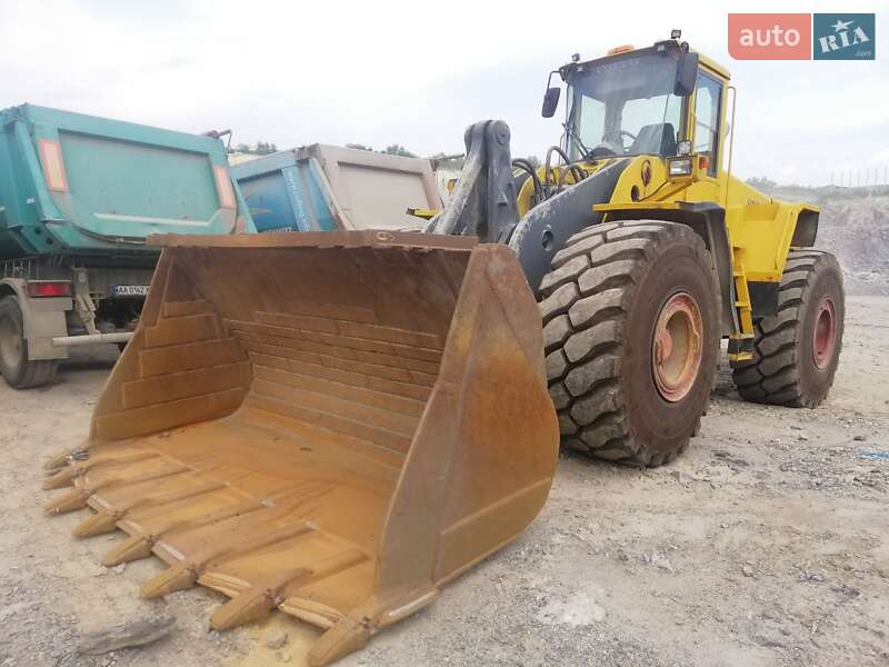 Фронтальный погрузчик Volvo L 220E 2004 в Киеве