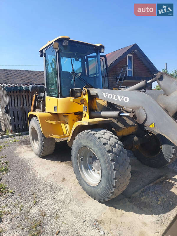 Фронтальный погрузчик Volvo L 35D 1999 в Львове