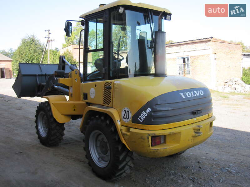Фронтальный погрузчик Volvo L30B 2002 в Виннице