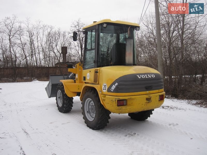Фронтальный погрузчик Volvo L30B 2002 в Виннице