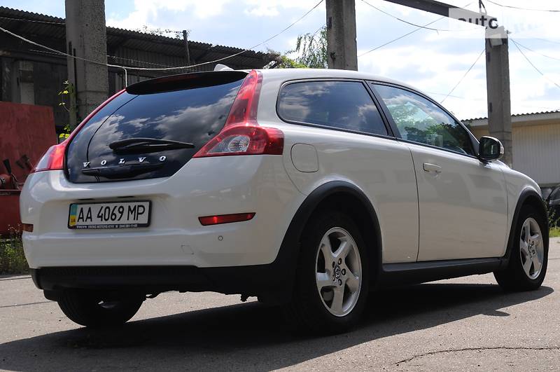Хэтчбек Volvo S40 2012 в Киеве