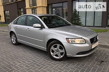 Седан Volvo S40 2009 в Львове