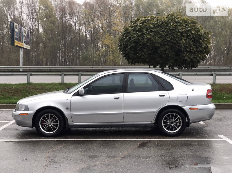 Седан Volvo S40 2002 в Киеве