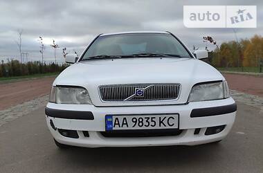 Седан Volvo S40 2001 в Киеве