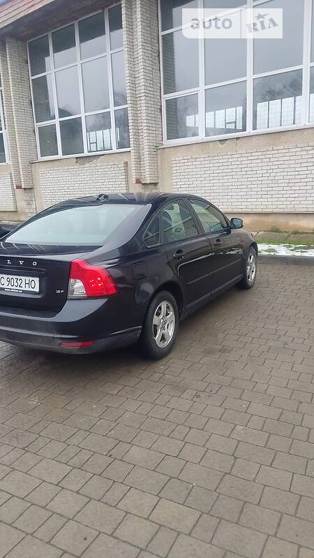 Седан Volvo S40 2008 в Буську