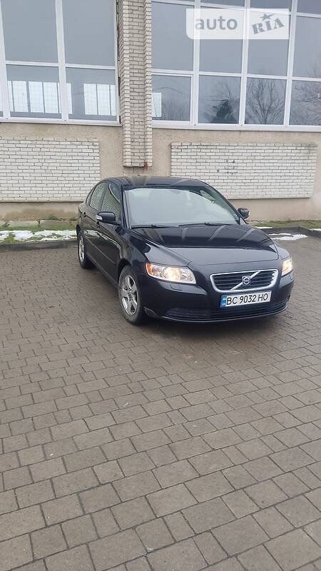 Седан Volvo S40 2008 в Буську