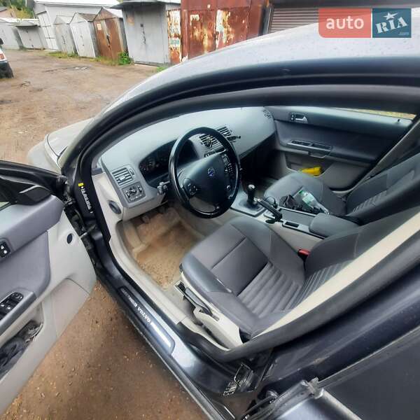Седан Volvo S40 2009 в Чернівцях