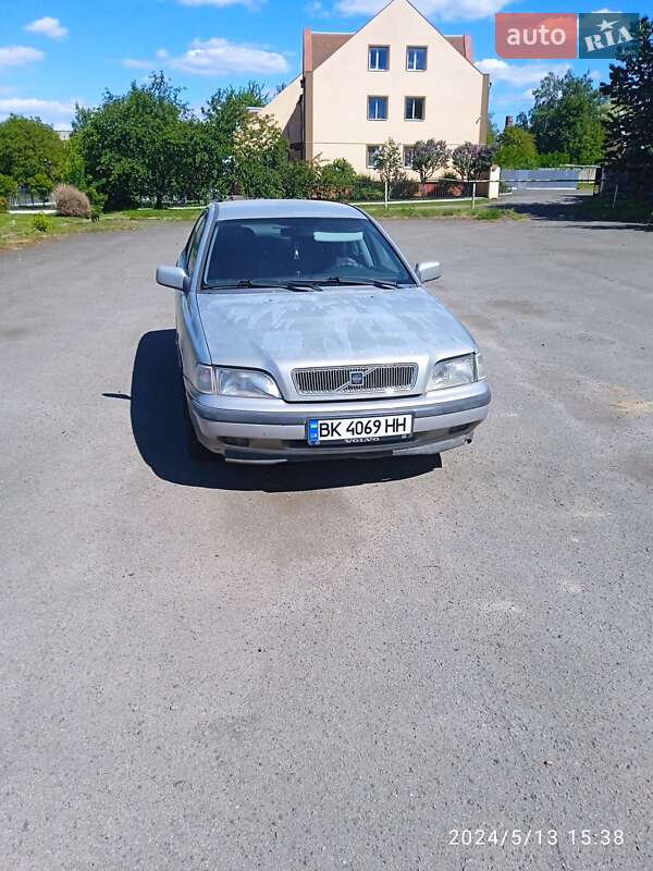 Седан Volvo S40 1997 в Горохове