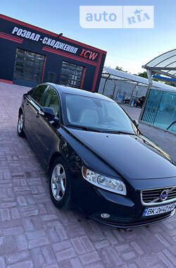 Седан Volvo S40 2011 в Рівному