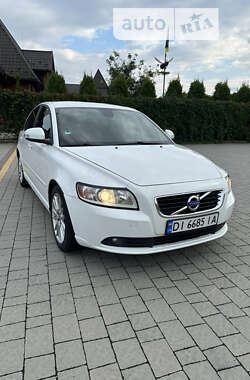 Седан Volvo S40 2010 в Стрию