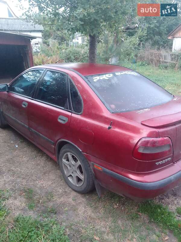 Седан Volvo S40 2000 в Бахмаче