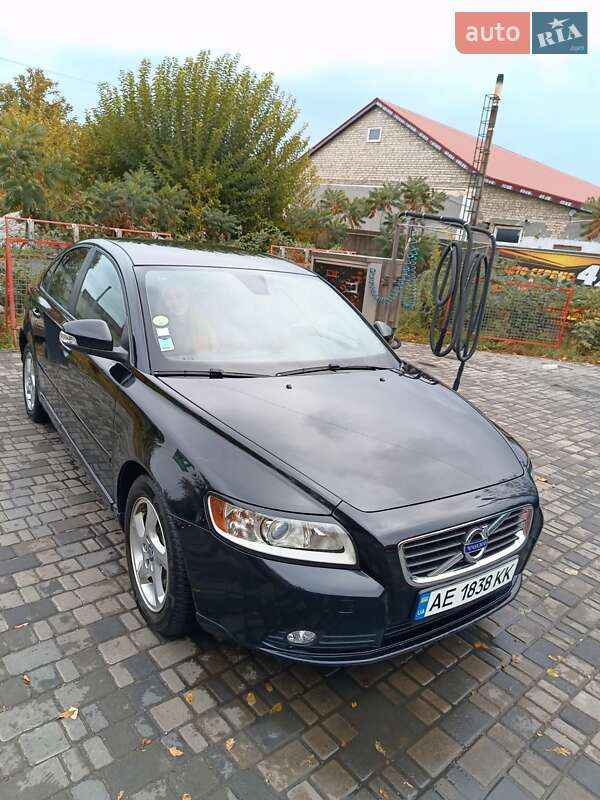Седан Volvo S40 2012 в Терновке