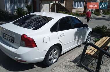 Седан Volvo S40 2012 в Тернополе