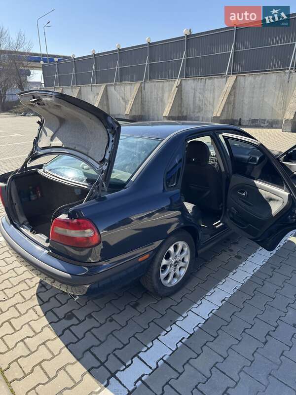 Седан Volvo S40 2000 в Івано-Франківську