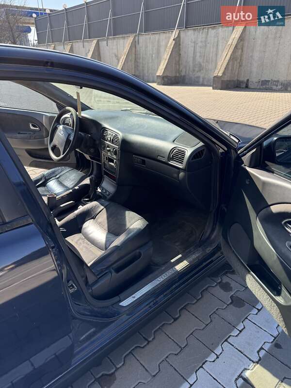 Седан Volvo S40 2000 в Івано-Франківську