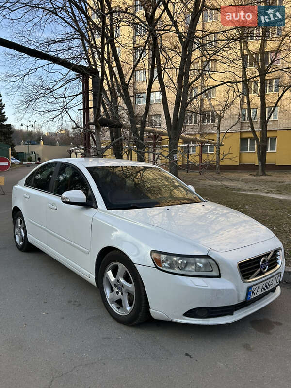 Volvo S40 2011