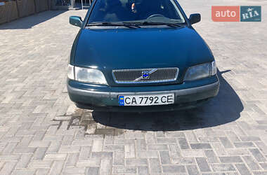 Седан Volvo S40 2000 в Немирове