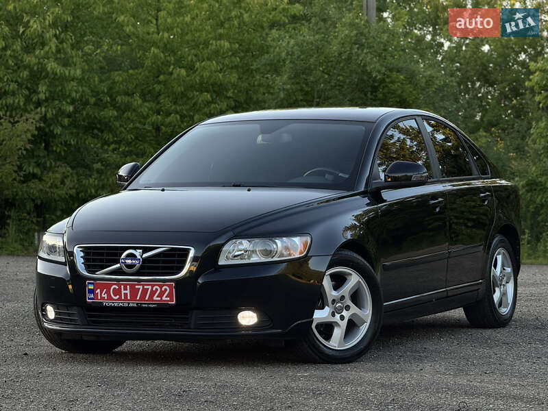 Седан Volvo S40 2012 в 