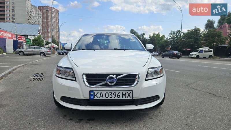 Volvo S40 2011
