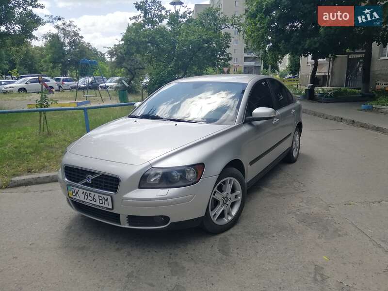 Седан Volvo S40 2007 в Вараше