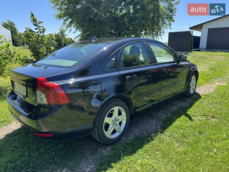 Седан Volvo S40 2008 в Киверцах