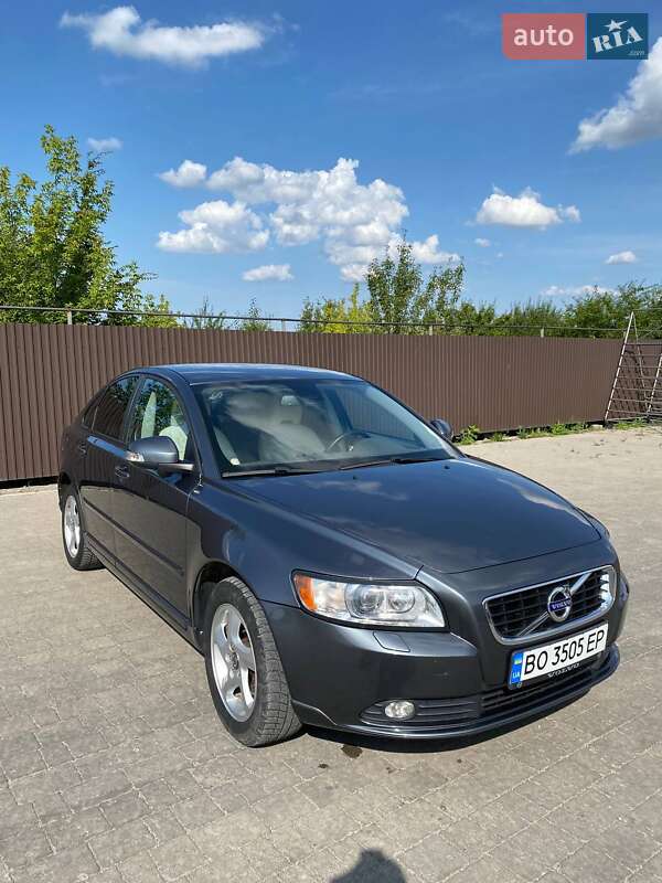 Седан Volvo S40 2011 в 