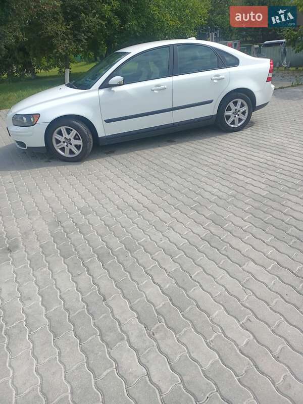 Седан Volvo S40 2005 в Хоросткове