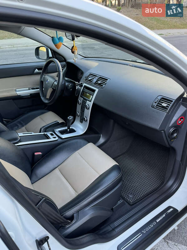 Седан Volvo S40 2012 в Запоріжжі