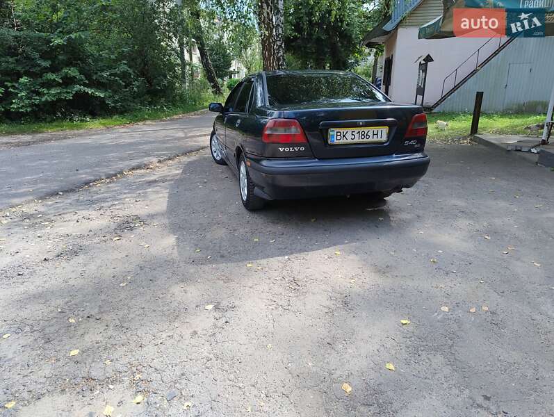 Седан Volvo S40 2000 в Вараші