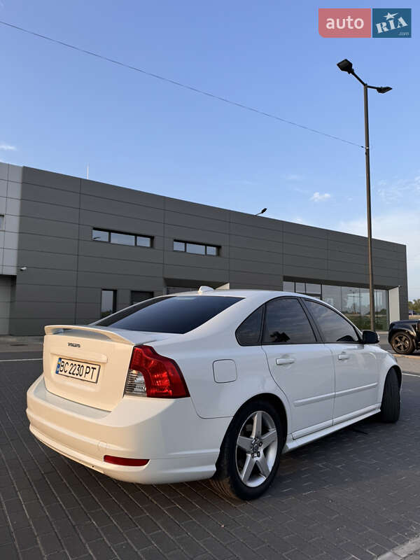 Седан Volvo S40 2008 в Львові