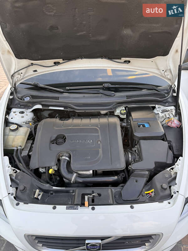 Седан Volvo S40 2008 в Львові