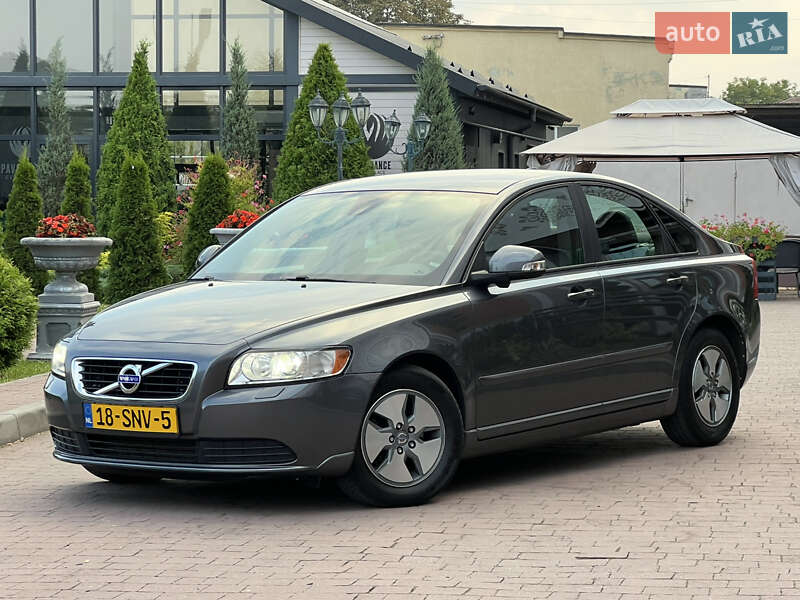 Седан Volvo S40 2011 в 