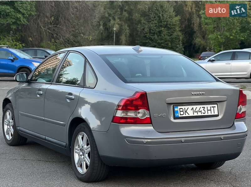 Седан Volvo S40 2006 в Киеве