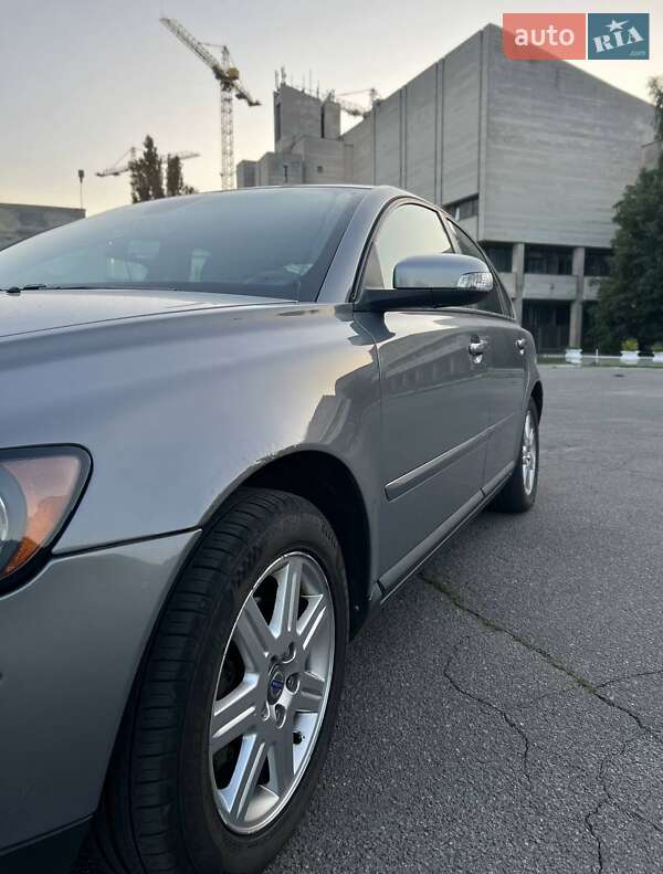 Седан Volvo S40 2006 в Киеве
