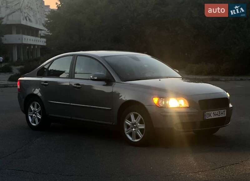 Седан Volvo S40 2006 в Киеве