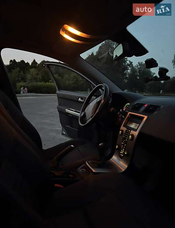 Седан Volvo S40 2006 в Киеве