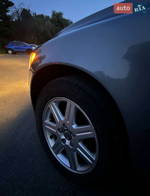 Седан Volvo S40 2006 в Киеве