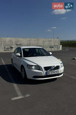 Седан Volvo S40 2010 в Львове