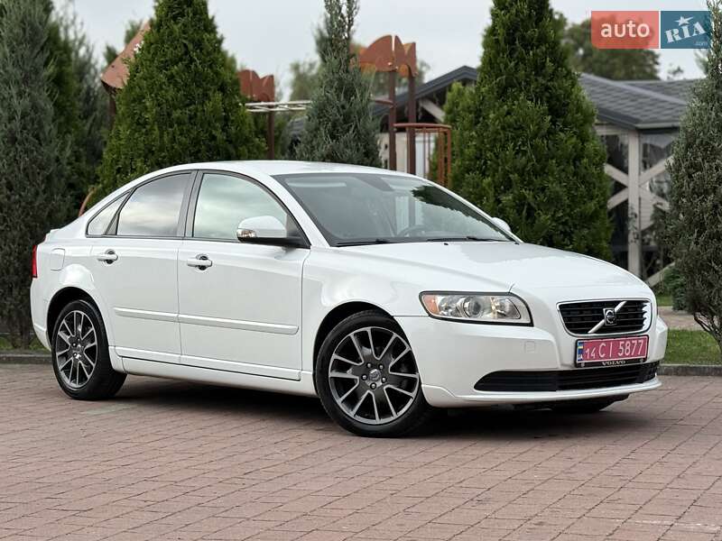Седан Volvo S40 2010 в Стрые