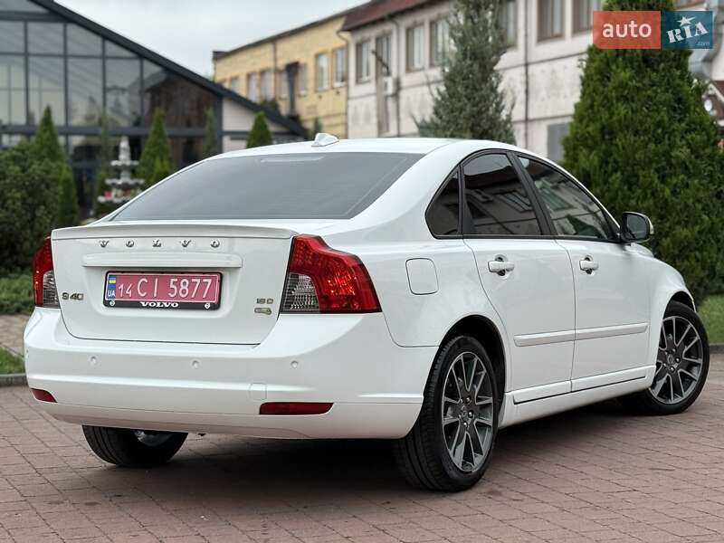 Седан Volvo S40 2010 в Стрые