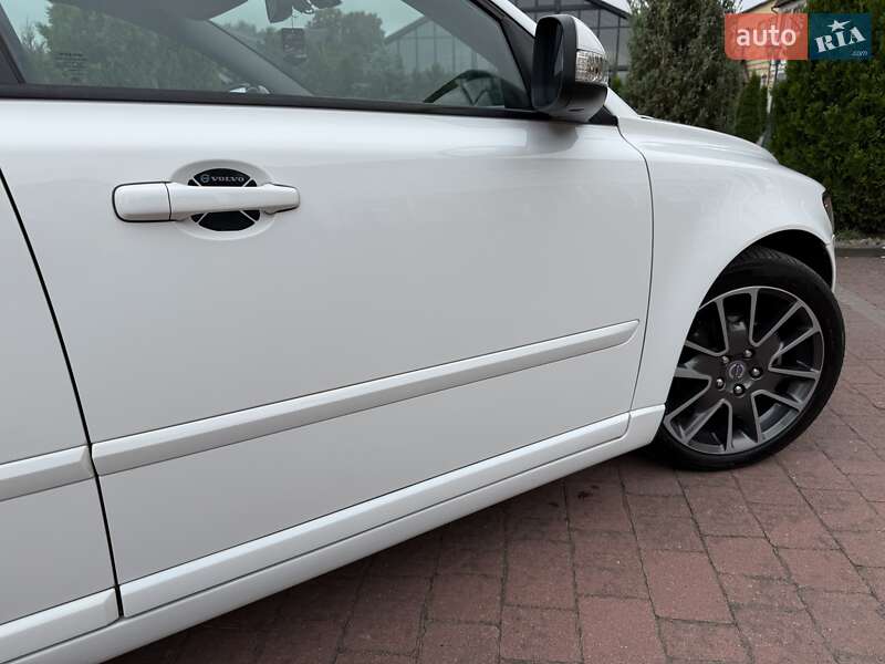Седан Volvo S40 2010 в Стрые