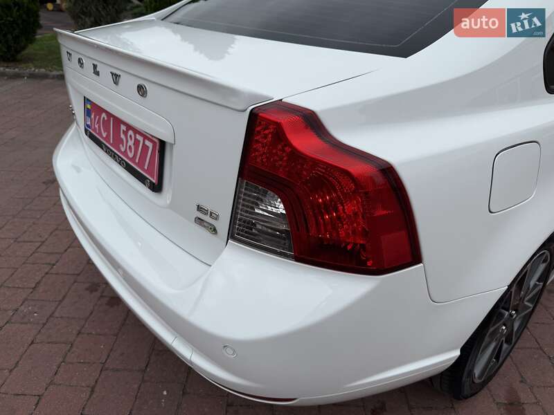 Седан Volvo S40 2010 в Стрые