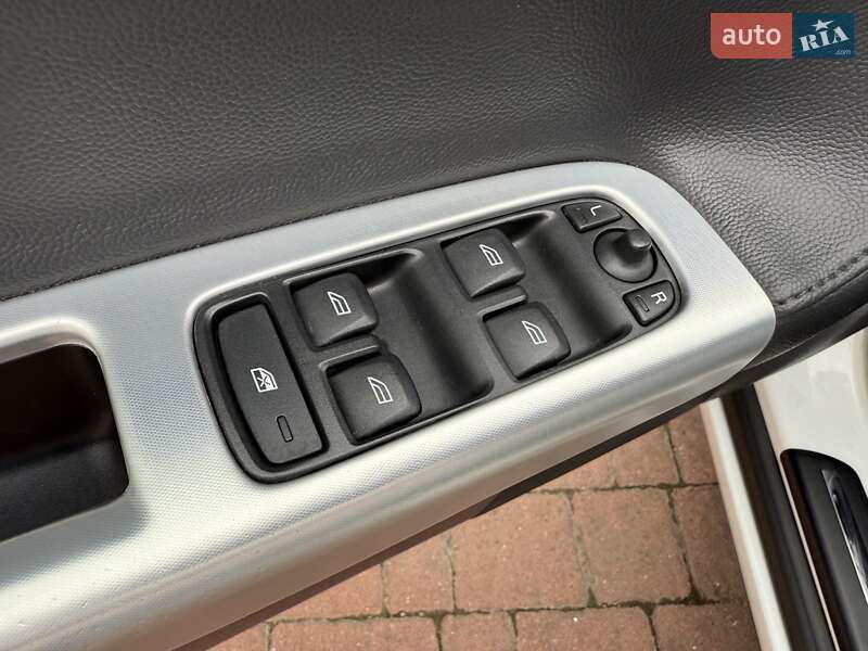 Седан Volvo S40 2010 в Стрые