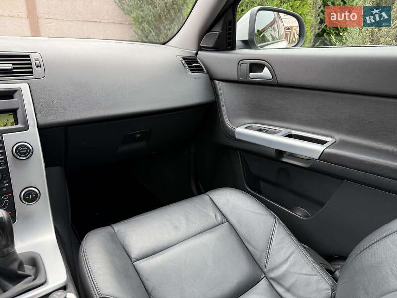 Седан Volvo S40 2010 в Стрые