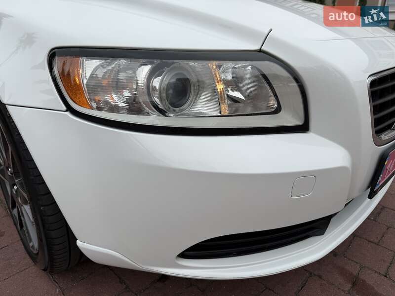 Седан Volvo S40 2010 в Стрые