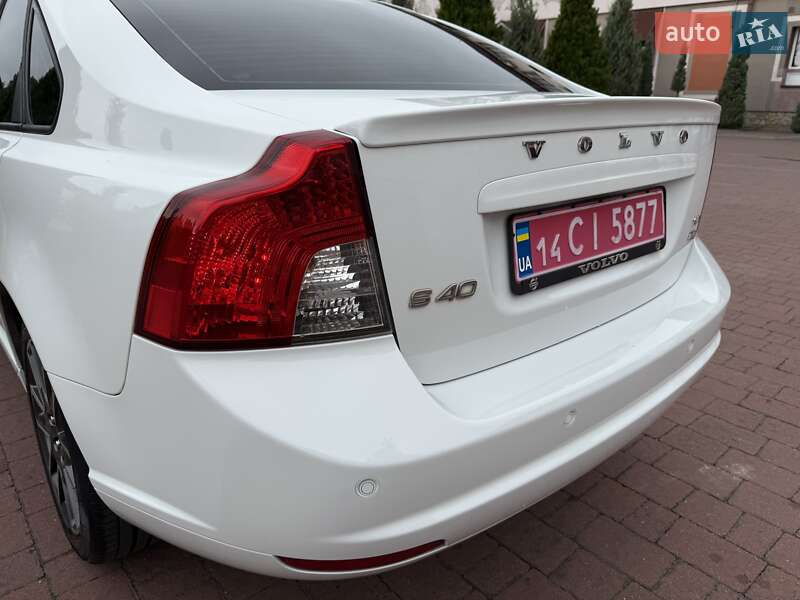 Седан Volvo S40 2010 в Стрые