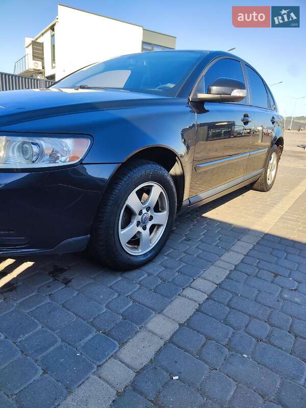 Седан Volvo S40 2010 в Мукачевому