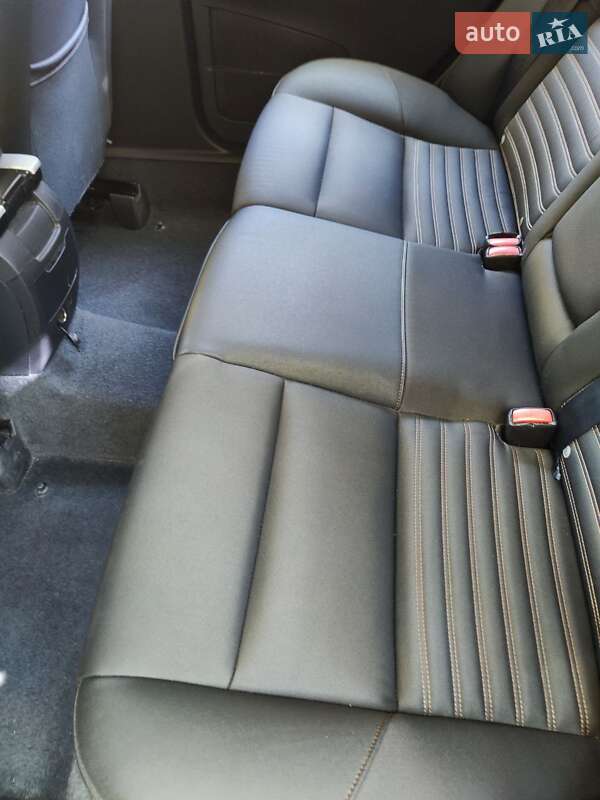 Седан Volvo S40 2010 в Мукачевому