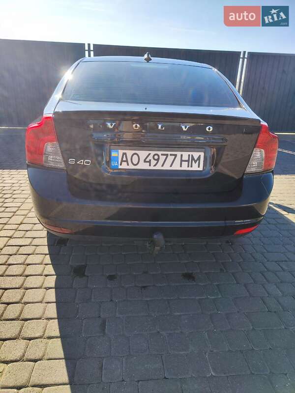 Седан Volvo S40 2010 в Мукачевому