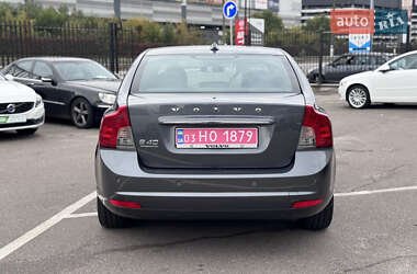 Седан Volvo S40 2012 в 